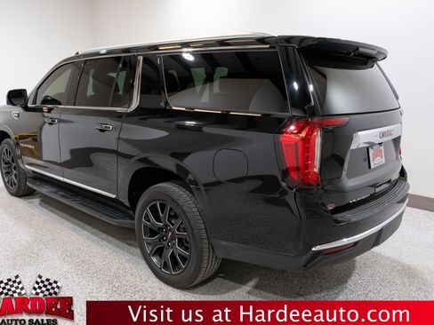 Used 2023 GMC Yukon XL SLT w/ SLT Luxury Package AWD/4WD image 3