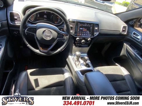 Used 2020 Jeep Grand Cherokee Altitude AWD/4WD image 15