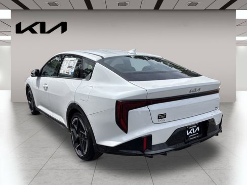 New 2025 Kia K4 GT-Line image 5