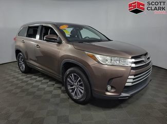 Used 2017 Toyota Highlander XLE FWD 360° Tour