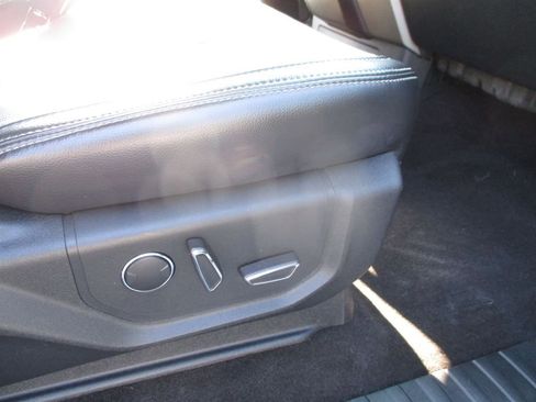 Used 2018 Ford F150 Lariat image 13