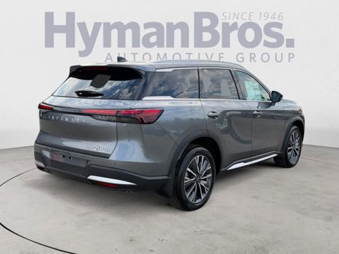 New 2026 INFINITI QX60 Luxe w/ Family Package image 3