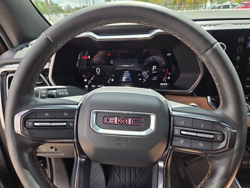 Used 2024 GMC Canyon AT4 w/ AT4 Premium Package AWD/4WD image 30