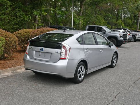 Used 2015 Toyota Prius Three FWD image 4