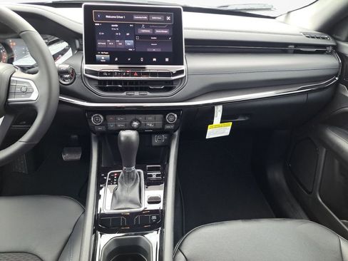 New 2026 Jeep Compass Latitude AWD/4WD image 3