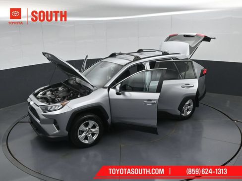 Used 2021 Toyota RAV4 XLE AWD/4WD image 51