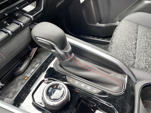 New 2025 Chevrolet Colorado Z71 w/ Technology Package AWD/4WD image 16