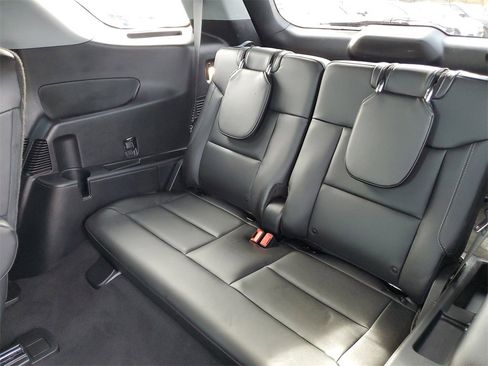 Used 2023 Ford Explorer XLT w/ Equipment Group 202A image 34