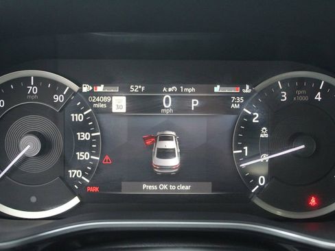 Used 2022 Jaguar XF R-Dynamic SE AWD/4WD image 19