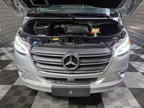 Used 2022 Mercedes-Benz Sprinter 3500 image 32