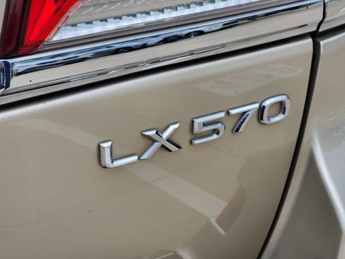 Used 2014 Lexus LX 570 4WD image 13