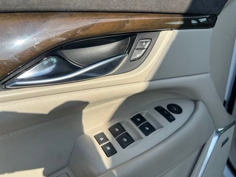 Used 2019 Cadillac Escalade ESV Luxury AWD/4WD image 14