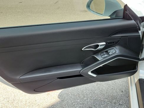 Certified 2014 Porsche 911 Carrera 4S image 22