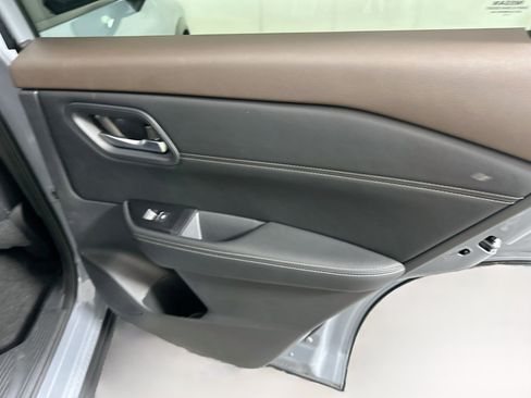 Used 2023 Nissan Rogue SL FWD image 30
