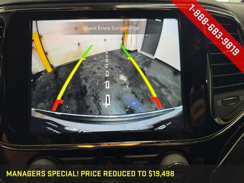 Used 2019 Jeep Grand Cherokee Limited image 17