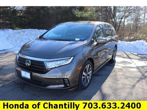 Certified 2023 Honda Odyssey Touring image 3