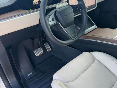 Used 2023 Tesla Model X AWD/4WD image 21