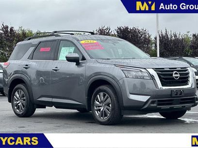 New 2025 Nissan Pathfinder SV w/ Cargo Package