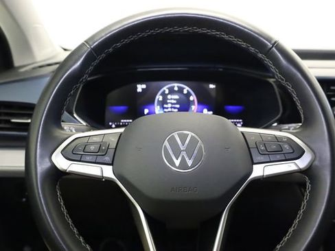 Used 2024 Volkswagen Taos SE FWD image 18