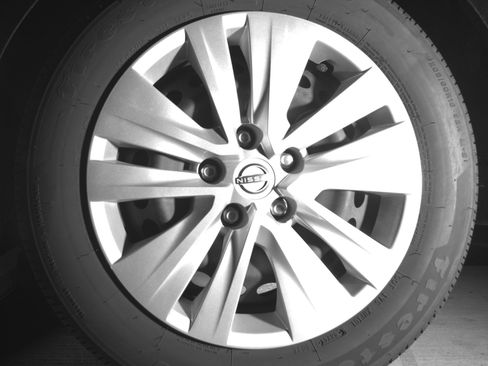 Used 2025 Nissan Sentra S FWD image 14