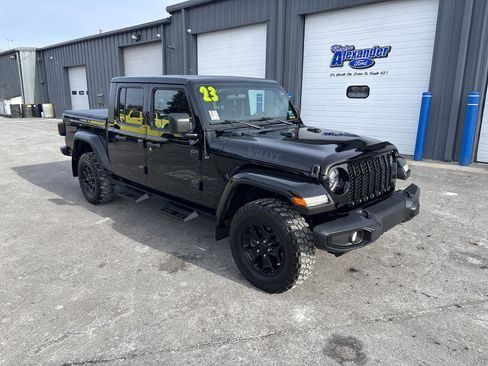 Used 2023 Jeep Gladiator Willys image 1