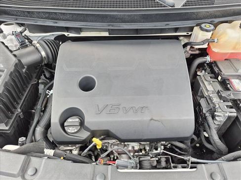 Used 2022 Chevrolet Traverse RS FWD image 23