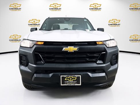 Used 2024 Chevrolet Colorado W/T image 2
