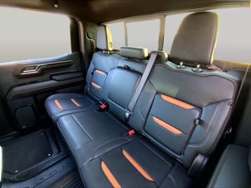 Used 2024 GMC Sierra 1500 AT4 w/ Technology Package AWD/4WD image 21