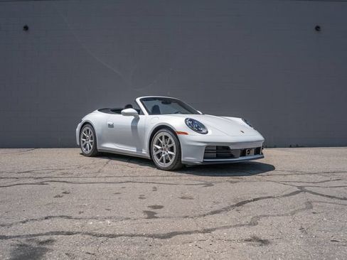 Certified 2025 Porsche 911 Carrera RWD image 9
