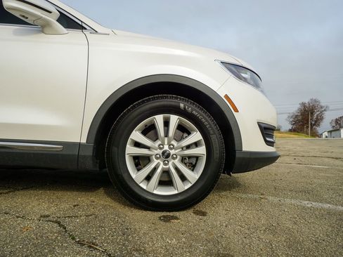 Used 2016 Lincoln MKX Premiere image 4