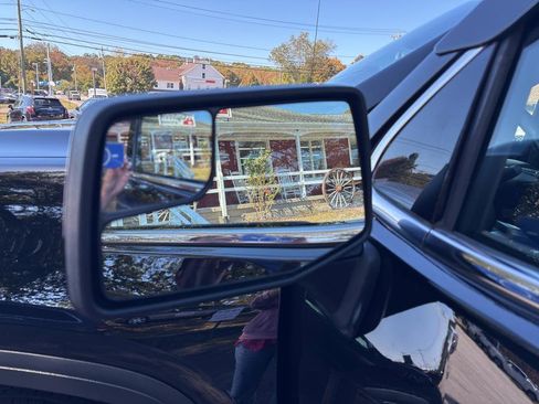 Used 2020 GMC Sierra 1500 SLE w/ SLE Value Package image 25