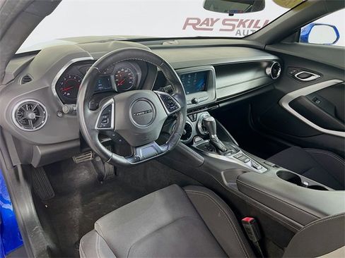 Used 2018 Chevrolet Camaro LT image 31