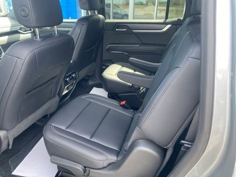 Used 2025 GMC Acadia Elevation w/ Elevation Premium Package image 22