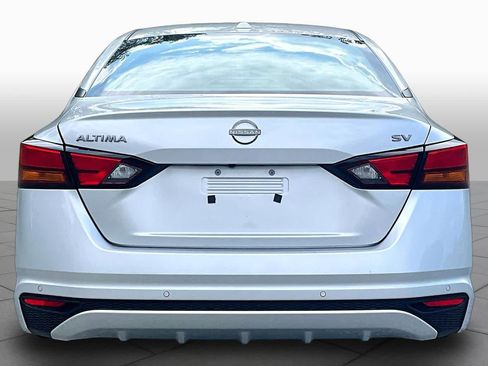 Used 2024 Nissan Altima 2.5 SV FWD image 5