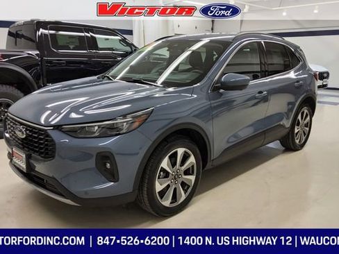 Used 2025 Ford Escape Platinum w/ Premium Technology Package image 2