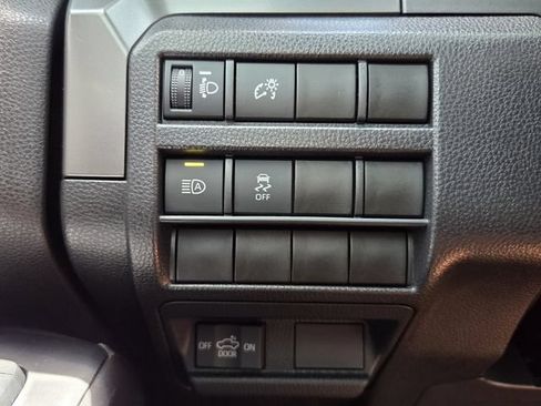 Used 2025 Toyota Tacoma TRD Off-Road AWD/4WD image 19