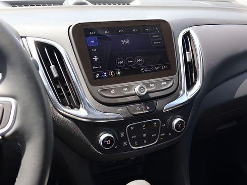 Used 2024 Chevrolet Equinox LT AWD/4WD image 21
