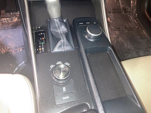 Used 2016 Lexus IS 200t RWD image 28