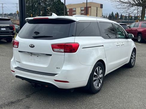 Used 2017 Kia Sedona SX image 7