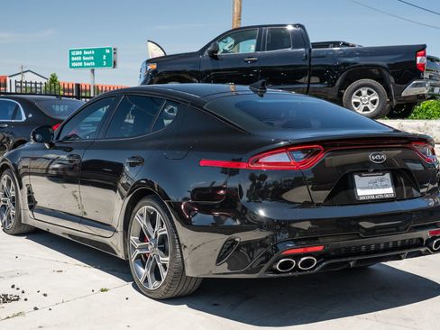 Used 2018 Kia Stinger GT1 AWD/4WD image 5