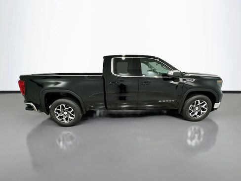 New 2026 GMC Sierra 1500 SLE image 8