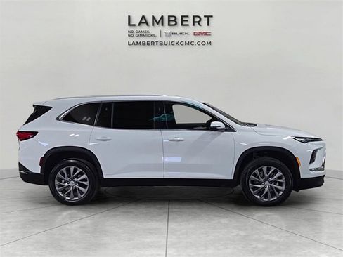 Used 2025 Buick Enclave Preferred image 6