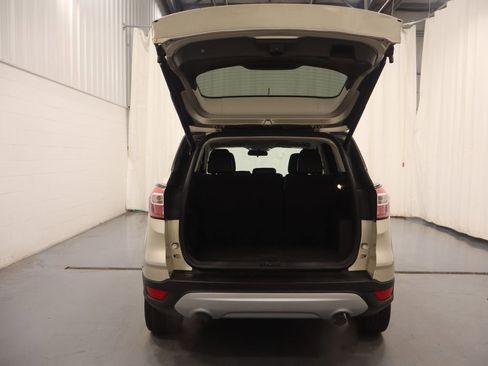 Used 2018 Ford Escape SEL image 18