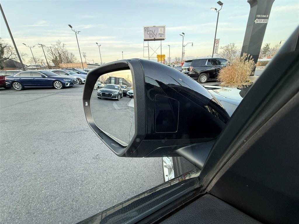 Used 2022 Audi Q8 Prestige w/ Prestige Package AWD/4WD image 21