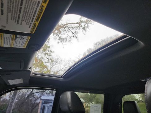 Used 2011 Ford F250 Lariat w/ Lariat Ultimate Pkg image 27