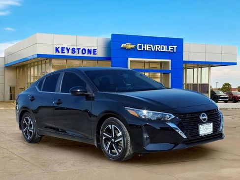 Used 2025 Nissan Sentra SV FWD image 1