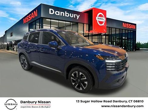Certified 2025 Nissan Kicks SV w/ SV Premium Package AWD/4WD image 1