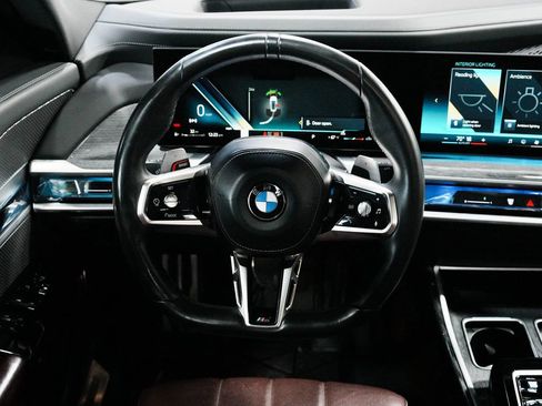 Used 2023 BMW 760i xDrive image 27