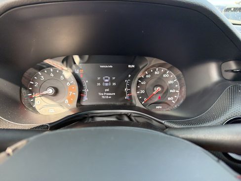 Used 2025 Jeep Compass Trailhawk w/ Trailhawk Convenience Group AWD/4WD image 18