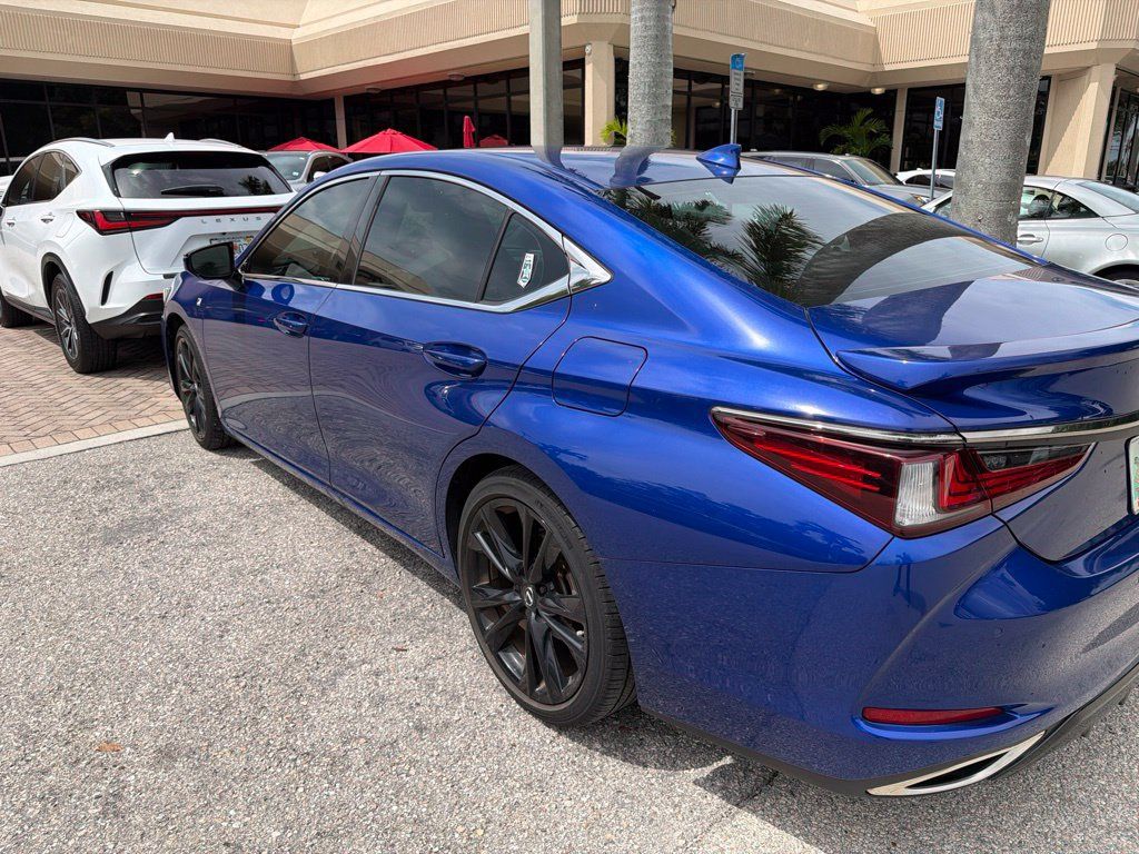 Certified 2022 Lexus ES 350 F Sport w/ Accessory Package 2 FWD image 11